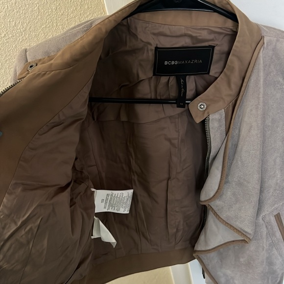 BCBG Faux Suede cropped Jacket - Picture 6 of 6